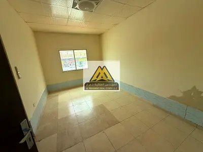 موقع مميز في المويهات 3 | استوديو بمطبخ مفصول | قريب من الخدمات | سهل الوصول لدبي والشارقة | تكييف سبليت | صيانة على المالك | سعر مميز | سكن مريح