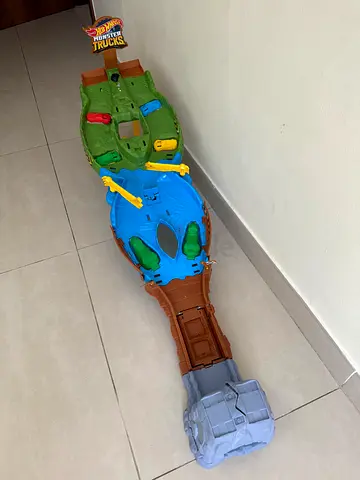 hotwheels monster truck track