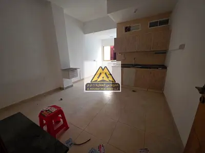 استوديو للإيجار السنوي في النعيمية 2 عجمان على شارع الكويت مساحة كبيرة موقع حيوي على شارع رئيسي قريب من جميع الخدمات