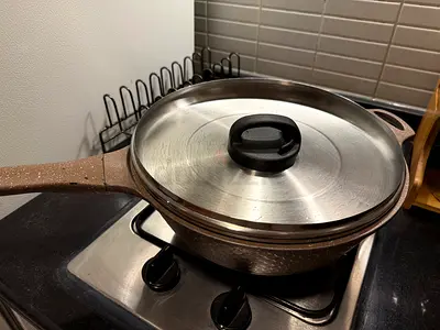 Used 26 Non-Stick Deep Frying Pan | With Lid