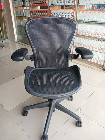 Selling Herman Miller Aeron Chair. Good condition only little use