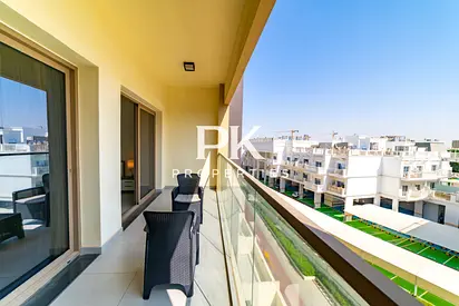 VACANT | Spacious Layout | Modern |Well Maintained