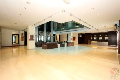 One Month Rent Free-Studio Flat Available