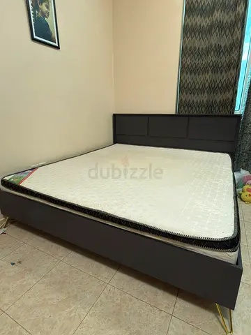Modern King Size Bed Frame with Mattress