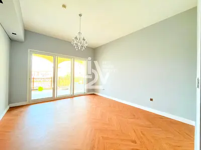 Large Terrace | New Upgrades | Direct Mall Access