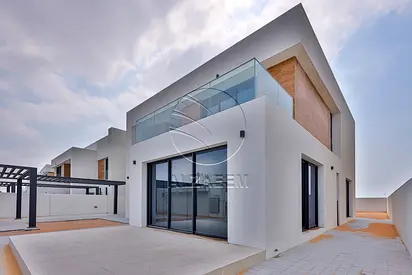 √ 4BR+Maid Single Row Villa | Prime Location √