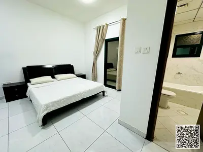 للإيجار الشهري بعجمان – شقه غرفة وصاله مع بلكونه أطلاله مفتوحه مميزه, الشقه مفروشه بالكامل فرش جديد راقي جدا, مع مطبخ مجهز بالكامل بأحدث الأجهزه