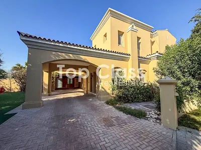 Lake View | Stunning 6-Bedroom Villa for Sale