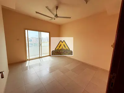 شقة غرفتين وصالة للإيجار في الحميدية 1 عجمان | بلكونة | تكييف مركزي | موقع حيوي قريب من الخدمات