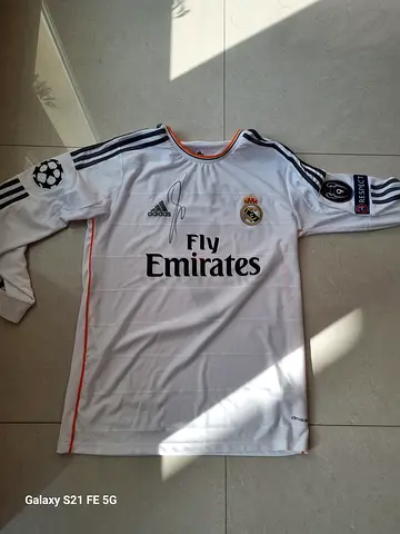 Benzema 2013/14 Signed shirt