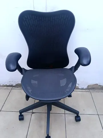 Selling herman miller mirra 2 chair.good condition only little use