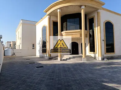 فيلا فاخرة للإيجار السنوي في منطقة الرقايب 1 بعجمان، منطقة هادئة ومخصصة للعائلات (مواطنين فقط)، بموقع مميز على شارع إسفلت مع سكة.