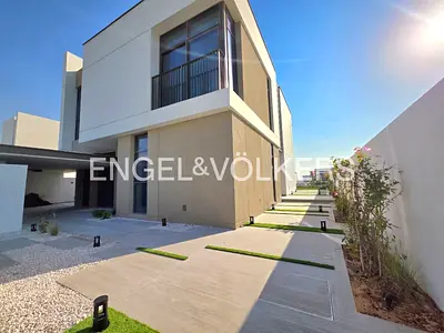 Fully Landscaped | Ready To Move | Corner Unit