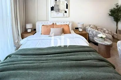 Sky-high Luxury | Modern Interiors | Furnished