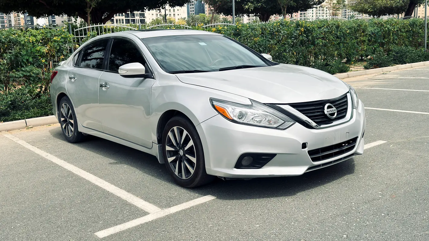 Nissan Altima 2017 — photo 1 of 12