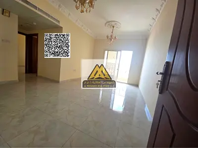 شقة غرفة وصالة للإيجار السنوي في الحميدية 1 عجمان، بتشطيب سوبر لوكس، تتميز بغرفة ماستر وخزائن بالحائط مع بلكونة بإطلالة مفتوحة، في موقع مميز قريب من ج