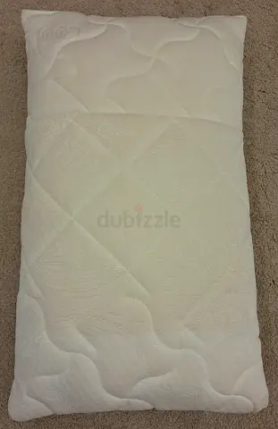 Bed pillow in good condition