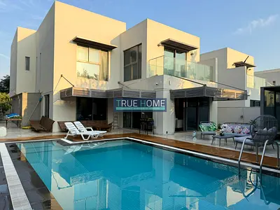 Luxury Villa l Swimming Pool | Freehold