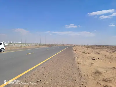 أرض سكنية زاوية للبيع في مزيرعة A – موقع مميز وفرصة استثمارية رائعة