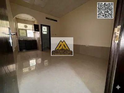مساحة كبيرة جدا | مطبخ شبه منفصل | موقع مميز بجوار المحكمة وجامعة عجمان وقريب من شارع الشيخ عمار