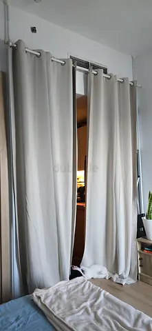 Non screw curtain rod with curtains