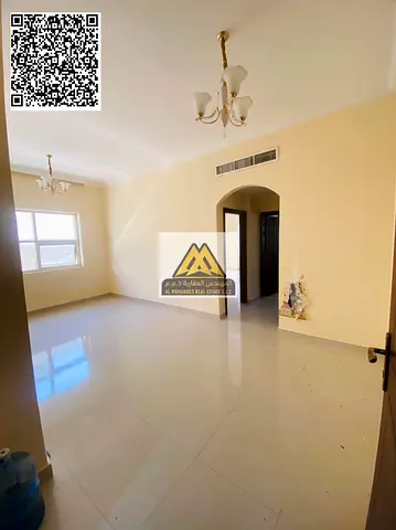 شقة مميزة للإيجار في موقع استراتيجي قريب من كورنيش عجمان، تجمع بين الهدوء والحيوية، بمساحة مريحة وتقسيم عملي، مناسبة للسكن العائلي بسعر تنافسي وخيارات