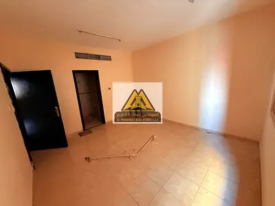 3 غرف في النعيمية 1 عجمان مقابل مدرسة الحكمة، 3 حمام، بلكونة، تكييف مركزي. 46,000 درهم سنويًا، 4 دفعات، موقع مميز.