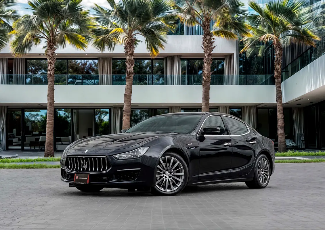 Maserati Ghibli 2022 — photo 1 of 14