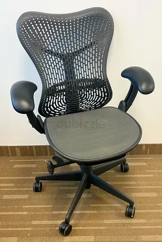Herman Miller Mirra 2 Office Chair Excellent Condition