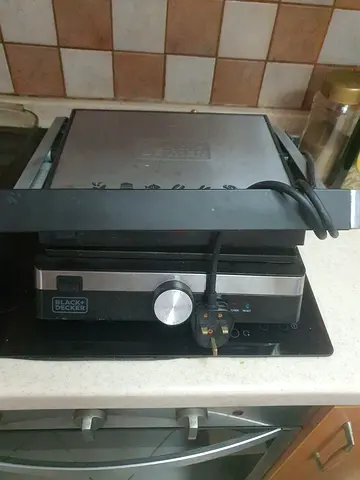 Black  Decker Electric Contact Grill / Panini Press - Good Working Condition