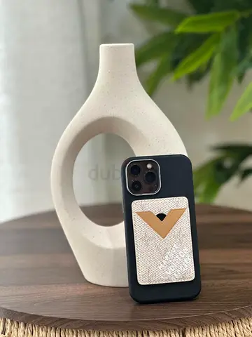 Louis Vuitton magnet card holder