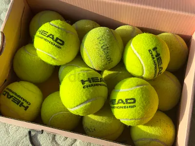 Box of Head/Wilson Championship Tennis Balls - Used, Good Condition (17pcs Tennis Balls)