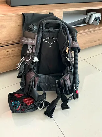 Scubapro Knighthawk BCD (Buoyancy Compensator) - Good Condition