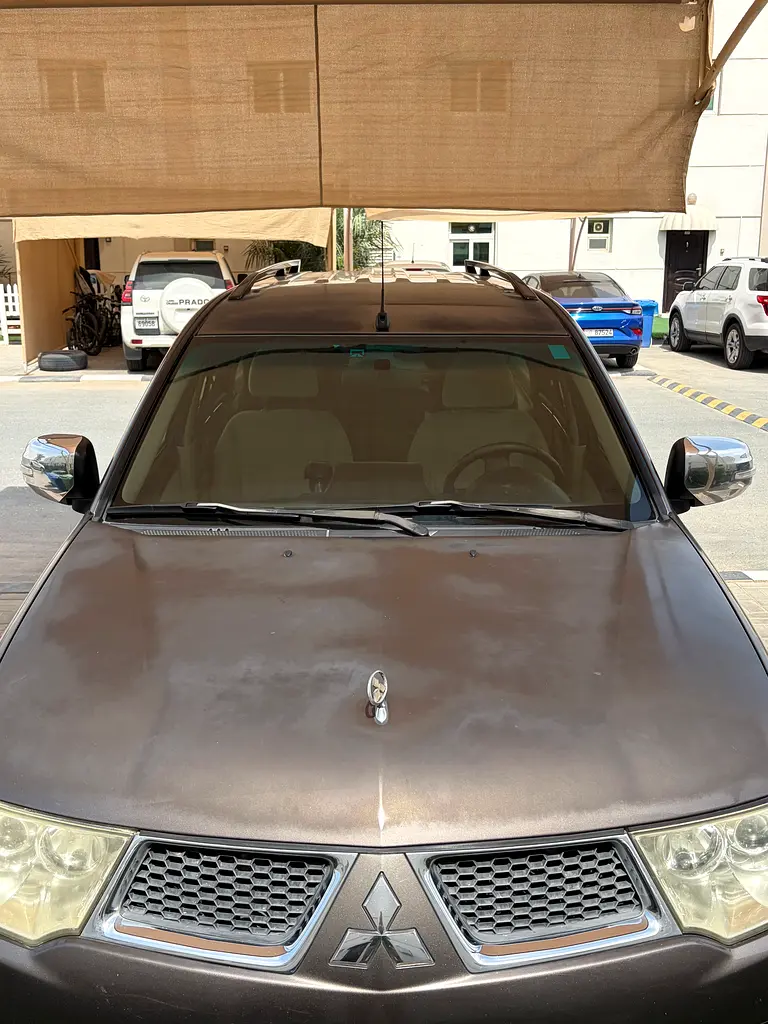 Mitsubishi Pajero Sport 2012 — photo 1 of 3