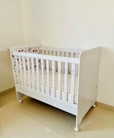 White Baby Crib with Mattress — Good Condition