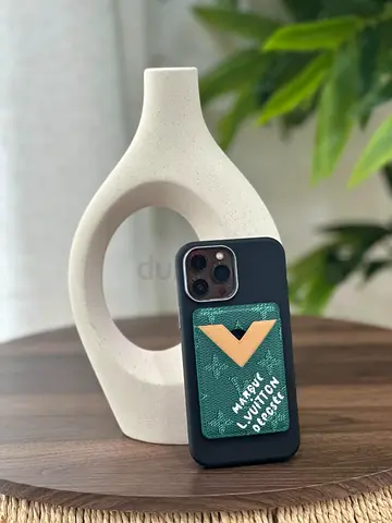 Louis Vuitton magnet card holder