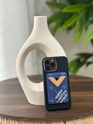 Louis Vuitton magnet card holder