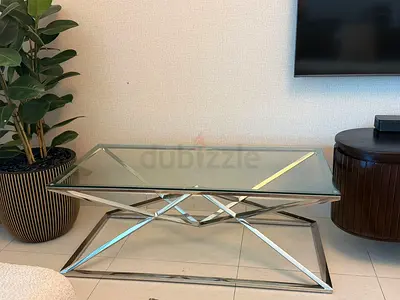 Glass Top Coffee Table in. Very good condition