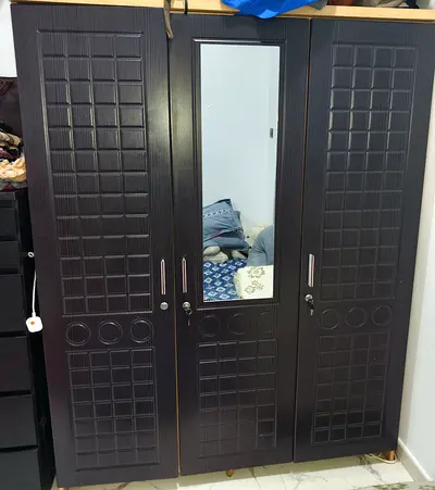 3 door wardrobe