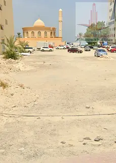 Commercial land, excellent location near the Corniche, ground floor + 4 floors, at an excellent pric