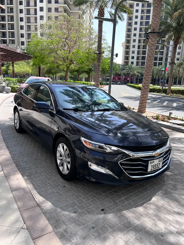 Chevrolet Malibu 2023 — photo 1 of 10