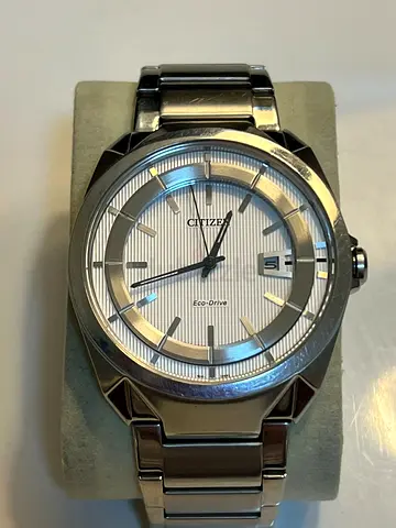 CITIZEN ECO DRIVE MENS STAINLESS STEEL 3-D DIAL WHITE  WATER RESISTANT 5ATM