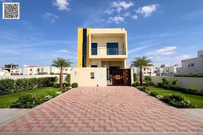 Dream villa for sale at an attractive price including registration fees. Three floors, with luxurious finishes. Excellent location in Al-Haliyo area.