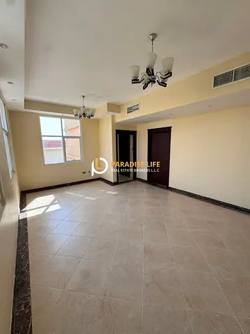 4 Bedrooms All En Suites Maids Room Huge Livimg And Diining Area Close Kitchen Backyard Parking