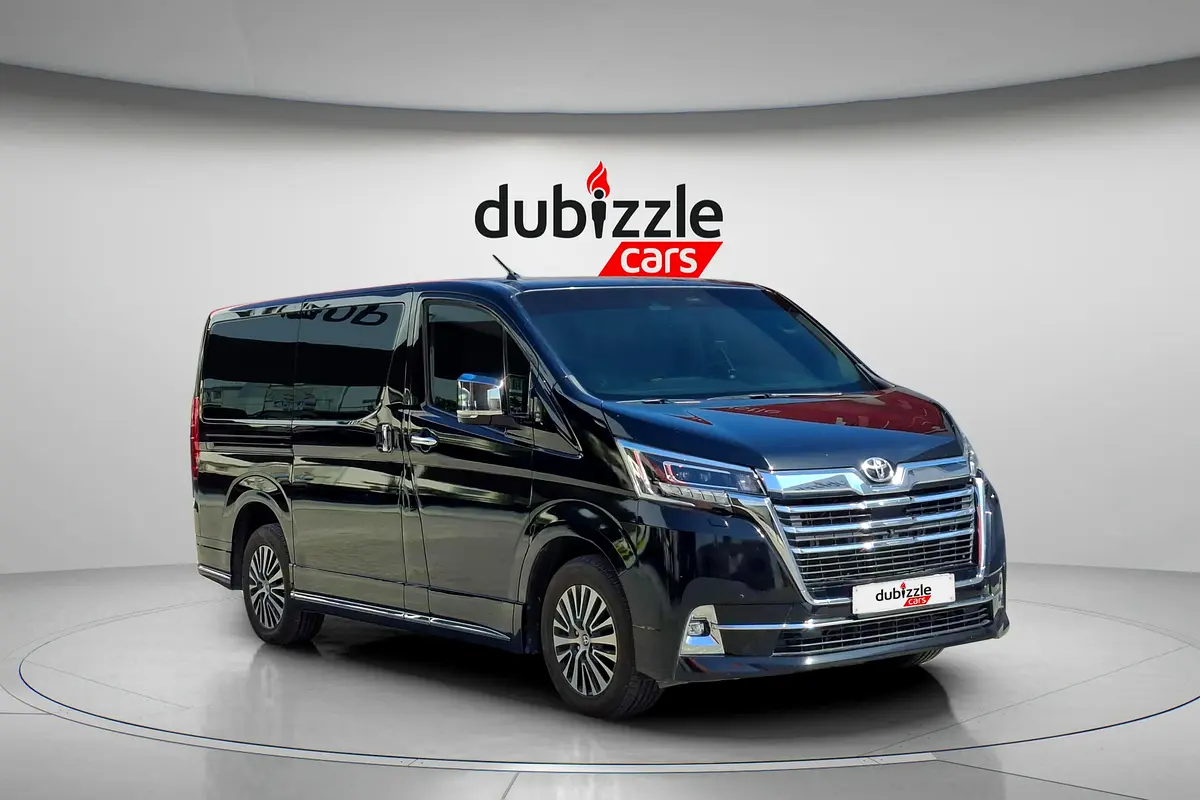 Toyota Granvia 2023 — photo 1 of 15
