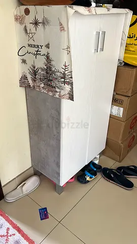 Compact two-door shoe rack white and grey -very good condition