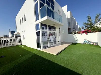 Huge Layout | End Corner Unit | Furnished | Vacant