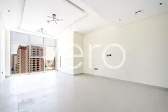 Spacious Unit | Higher Floor | Closed Kitchen