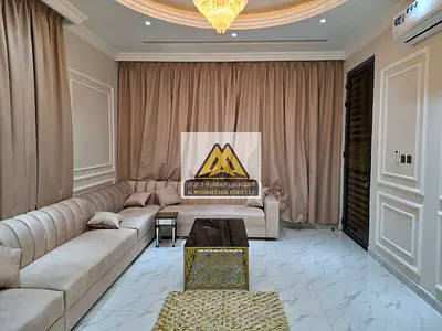 فيلا فاخرة متاحة للإيجار في منطقة الياسمين بعجمان، تقع على شارع رئيسي وتتميز بتصميم مودرن أنيق وتشطيبات راقية، كما أنها مفروشة بالكامل بأثاث عالي