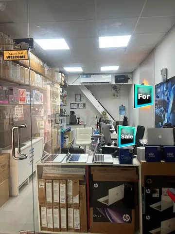 Clean, organized   ready to operate computer Shop in the prime spot For Urgent SALE!!!